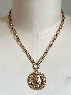Canvas Style Elizabeth II Coin Necklace - Gold Tone Limited Edition Coin Jewelry